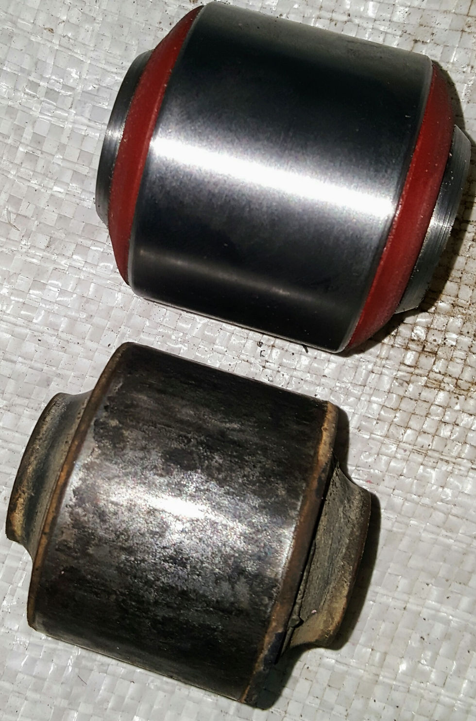 Miniatura: Toyota Radius Arm to Chassis Re-engineered Bushings (2)