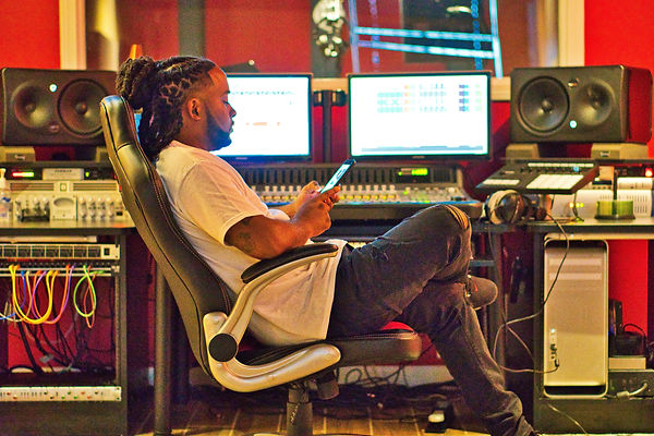 DSC06777 STUDIOB booking .jpeg