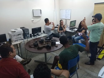 Alunos do curso de Jornalismo fazem prática no estúdio do LIFE