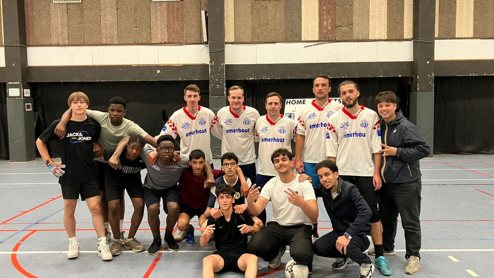 ⚽🔥 Leerlingen vs. Leerkrachten: de ultieme clash! 🏆👨🏫👟