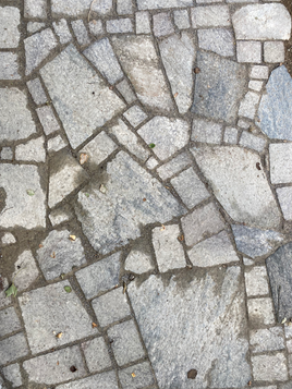 Wildform-Sitzplatz von Drack Gartenbau Winterthur