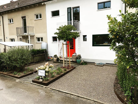 Stahleinfassung Vorgarten von Drack Gartenbau in Winterthur