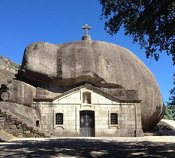 Santuário da Senhora da Lapa, a 3km