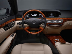 Mercedes-Benz-S-Class44