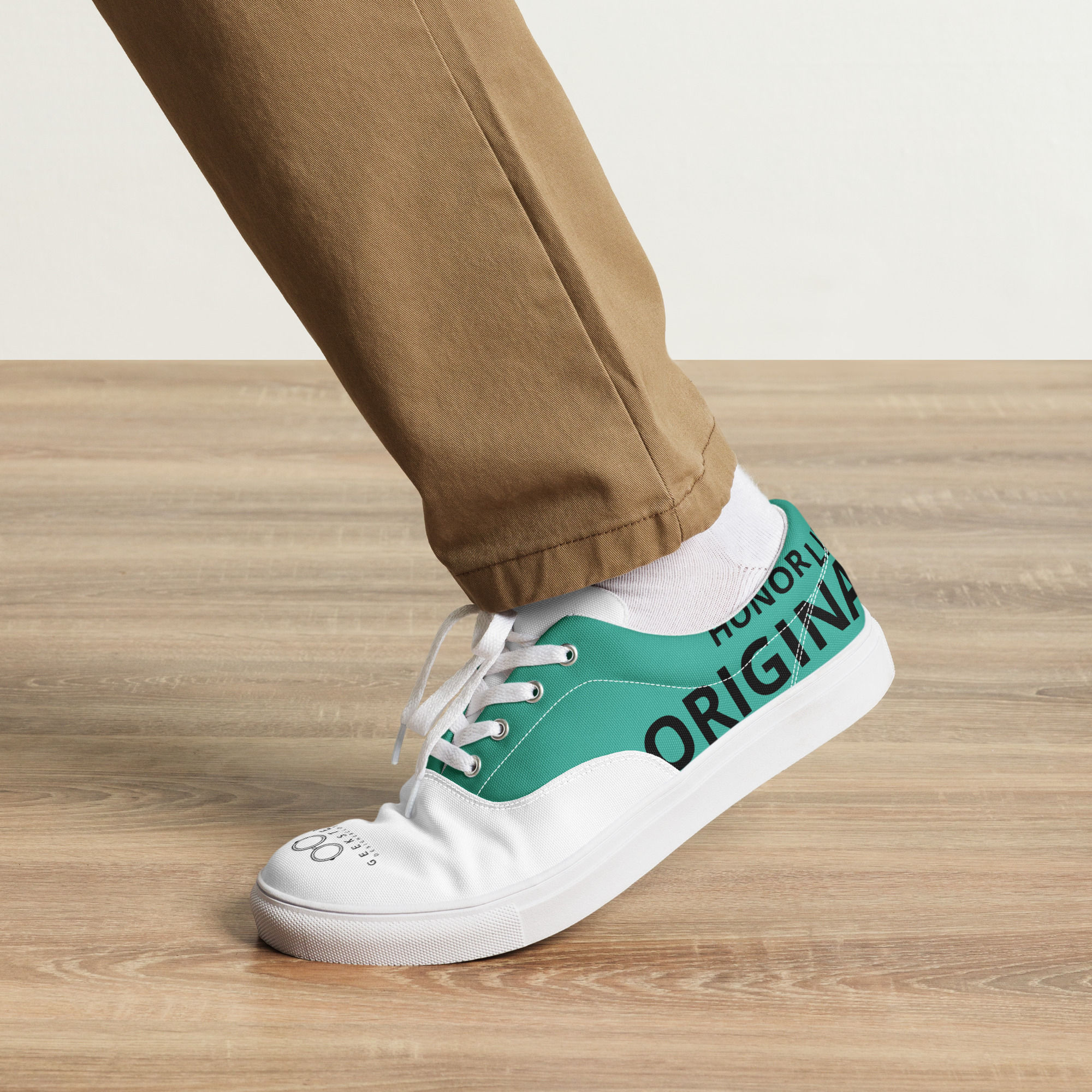 Men’s lace-up canvas shoes