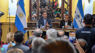 Valdés presentó la Campaña de Vacunación contra el Dengue que llevará adelante el Gobierno provincial