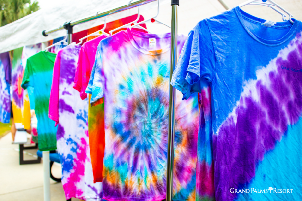 how to tie dye your own shirt