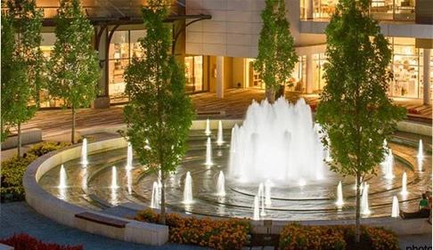 Fountain at Oak Brook Mall