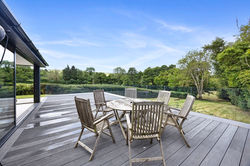 Greenfields-Plumpton-New-House-Sussex-Paul-Reed-Architects-terrace-nature-connection