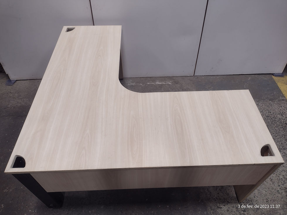 Miniatura: Mesa em L