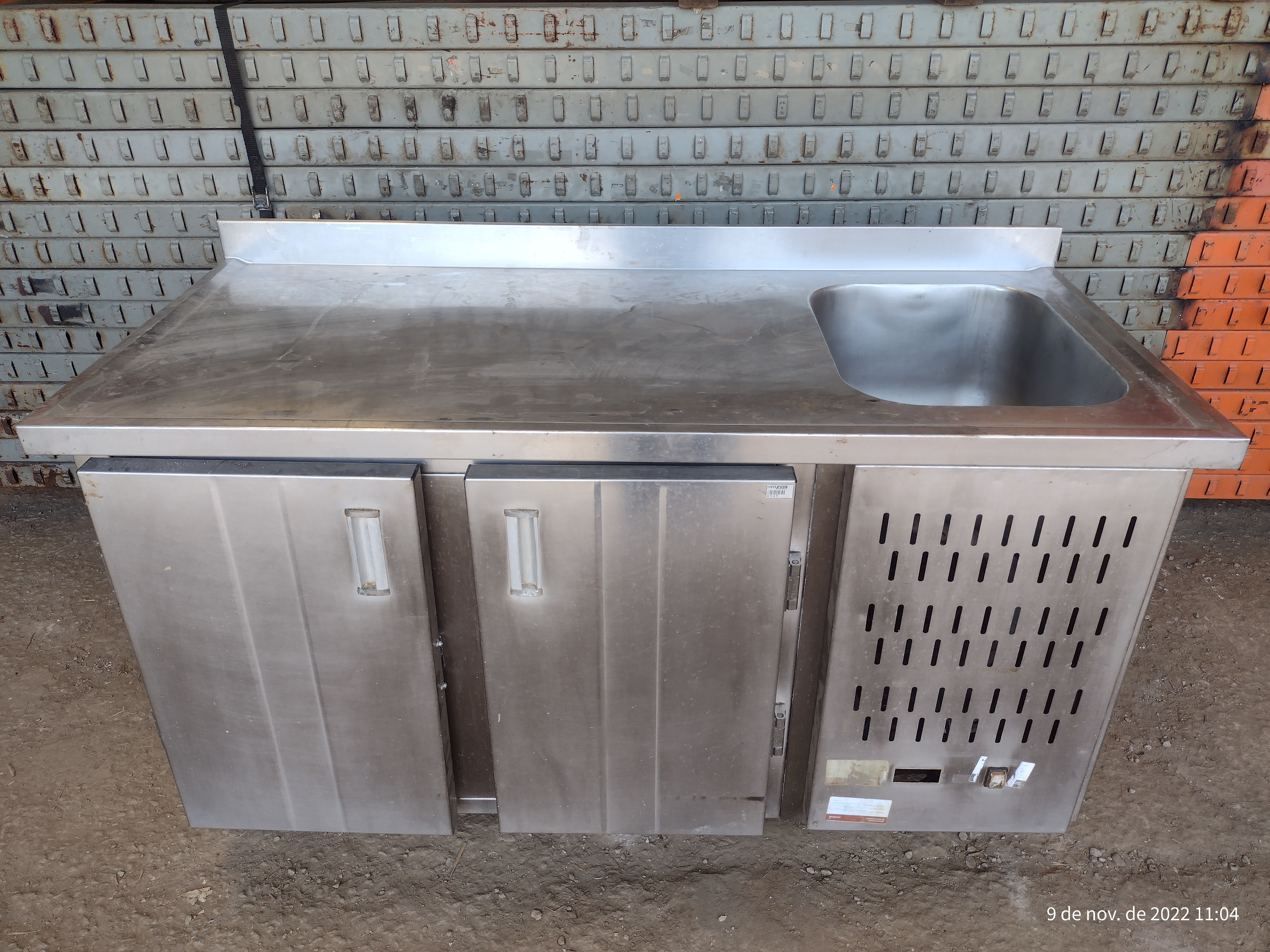 Pia de Inox com Refrigerador 1,55 x 0,70