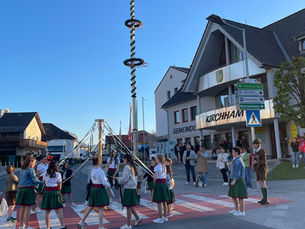 Maibaumaufstellen in Kirchham – gelebtes Brauchtum an zwei Standorten