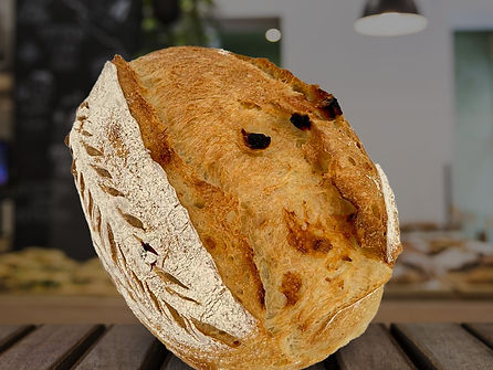 Italiano: Azeitona preta e tomate seco