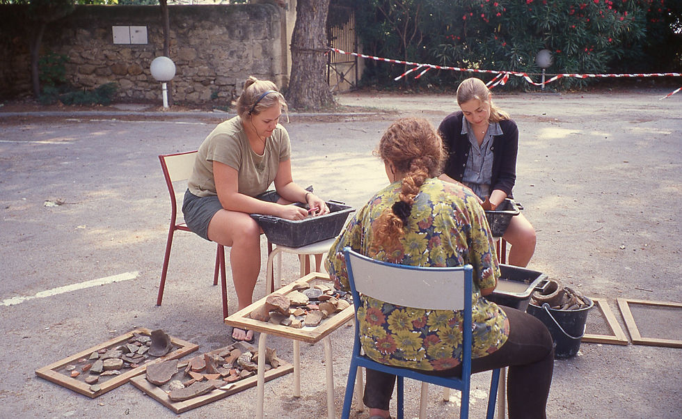 Lattes Washing Sherds 2001