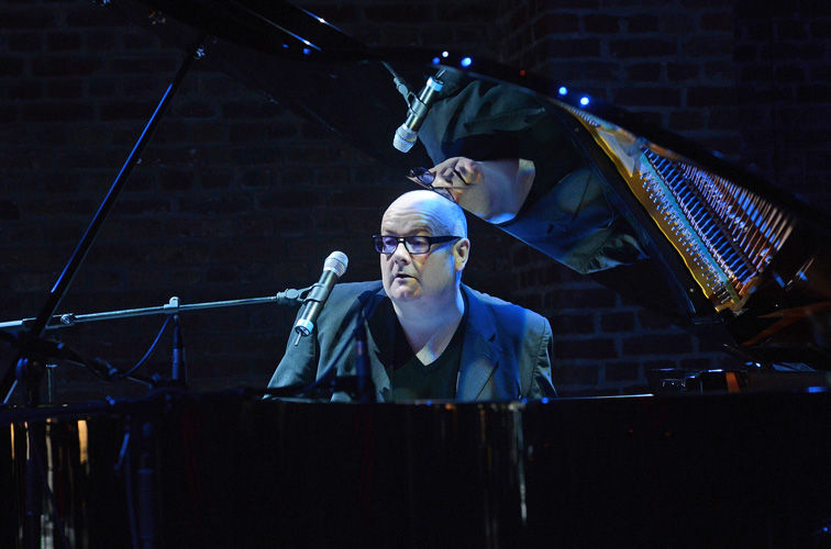 Ian Shaw Performs the Music of Joni Mitchell and David Bowie