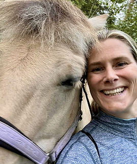 Frida og Kristin.jpg