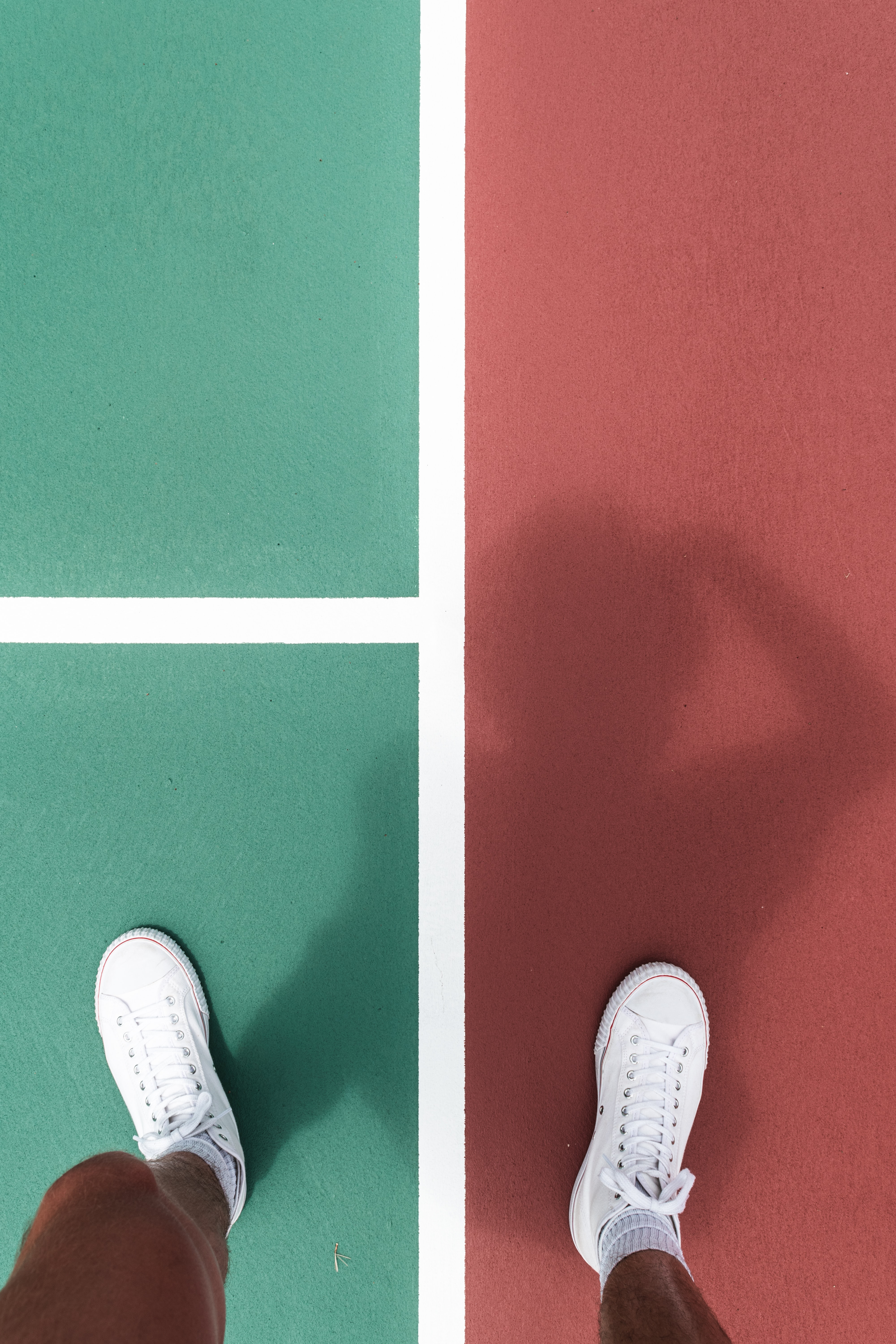 feet at tennis field