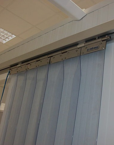 rideau-et-porte-a-lanieres-fixe-ou-couli