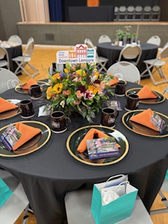 Downtown Lemoore Merchants table decorated at banquet