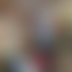 MR Balloons teaching balloon twisting