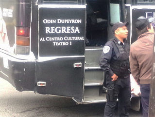 Liberan a militar que protegió a pasajeros y mató a 2 asaltantes