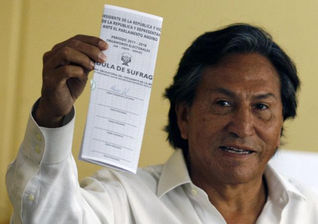 Perú ofrece recompensa de 30 mil dólares por expresidente Toledo