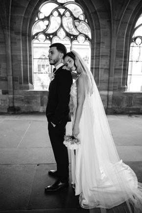 Brautpaar beim Kreuzganz, beim Münster in Basel.