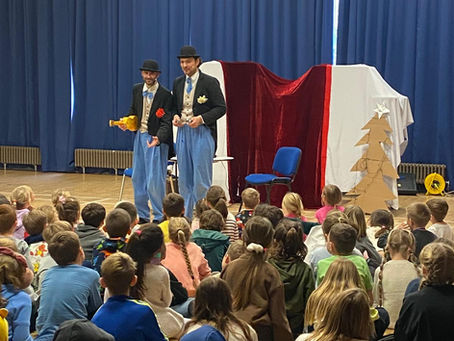 Świąteczny spektakl w szkole!