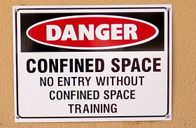 confined-1461831-640x480.jpg