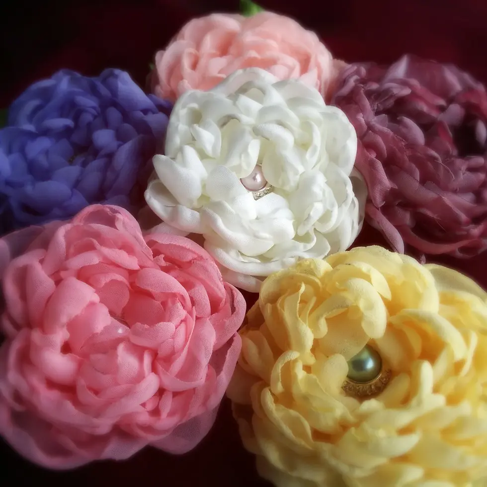 Thumbnail: Shelly Chiffon Hair Clip Flower