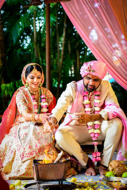 aniket-pawar-professional-snapstories-photography-packages-pre-wedding-couple-photoshoot-b