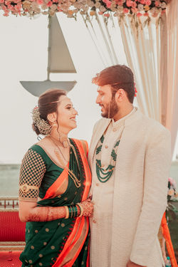 aniket-pawar-professional-snapstories-photography-packages-pre-wedding-couple-photoshoot-b