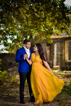 aniket-pawar-professional-snapstories-photography-packages-pre-wedding-couple-photoshoot-b
