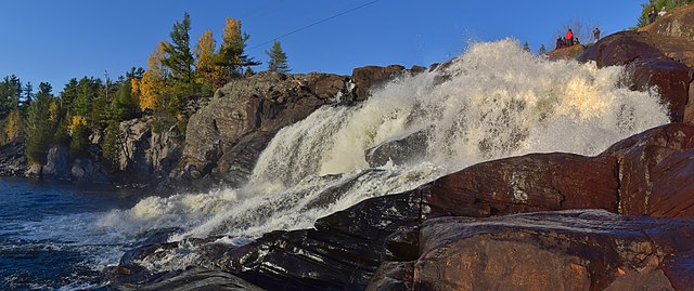 high falls muskoka cliff jumping