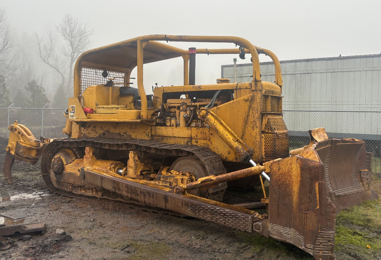 1962 CAT D8H DOZER W/RIPPERS