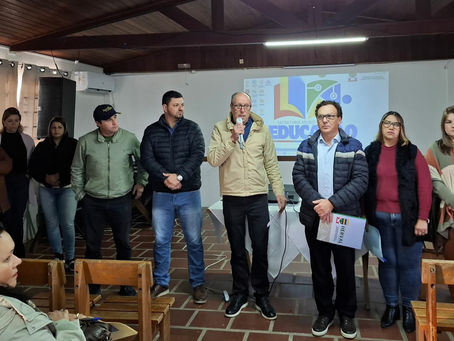 Prefeitura de Herval reúne profissionais da educação em Formação Pedagógica
