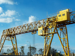 Hoist Crane Heavy Duty untuk Operasi Bongkar Muat dan Fabrikasi Baja Berskala Besar