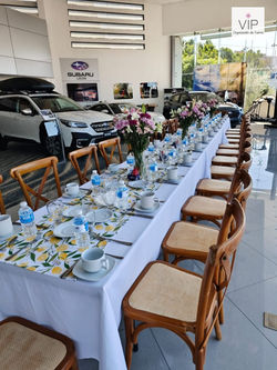 Desayuno, agencia de autos