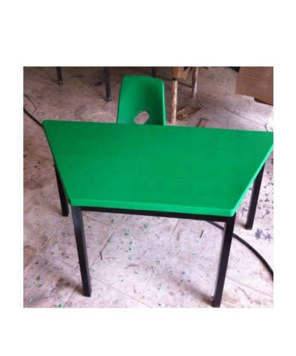 Mesa Trapezoidal Individual Infantil de 90x40x50 de Triplay Barnizado