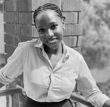 Vanessa Photo_edited_edited_edited.jpg