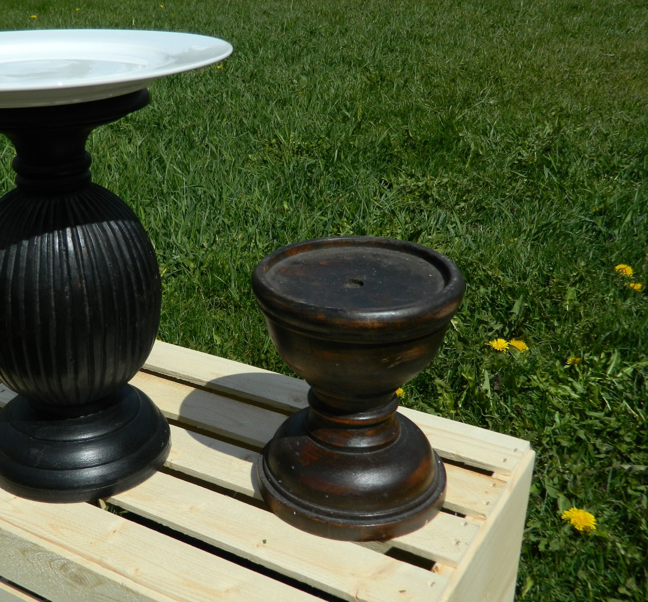 Medium Dark Wood Plate Stand, Short