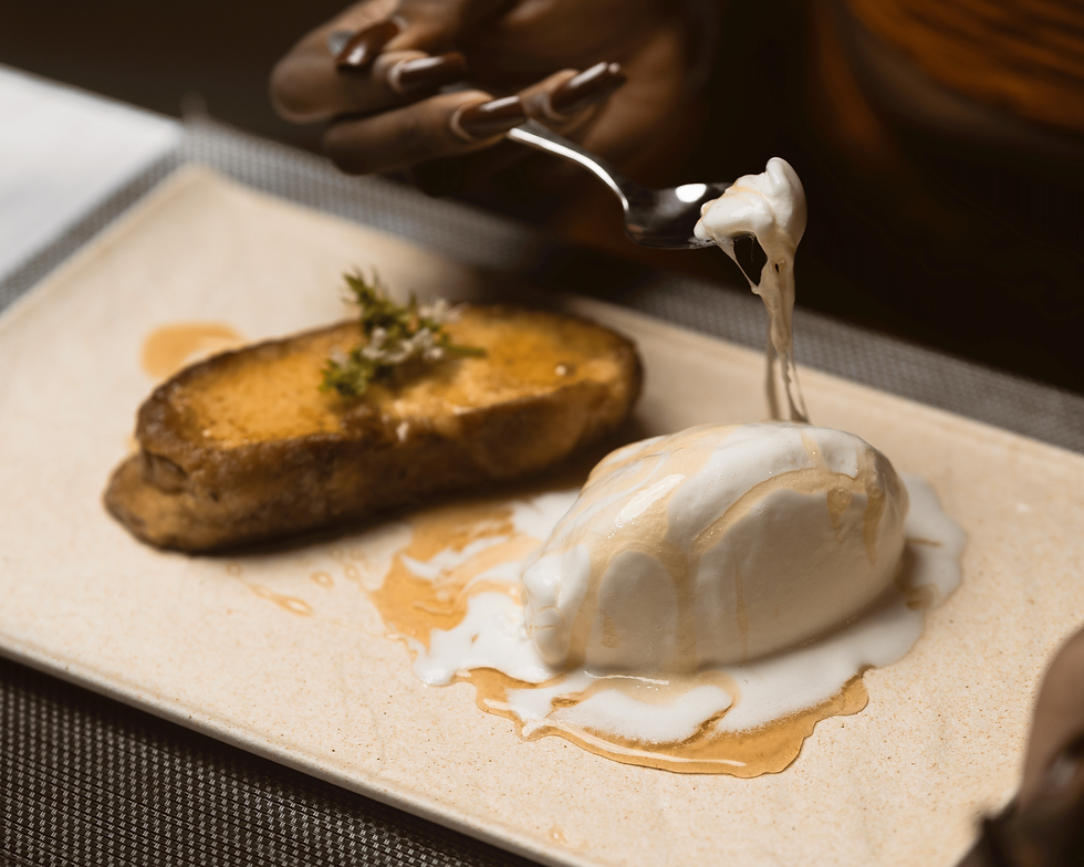 Recette Délicieuse : Brioche Perdue, Caramel Beurre Salé et Glace Vanille