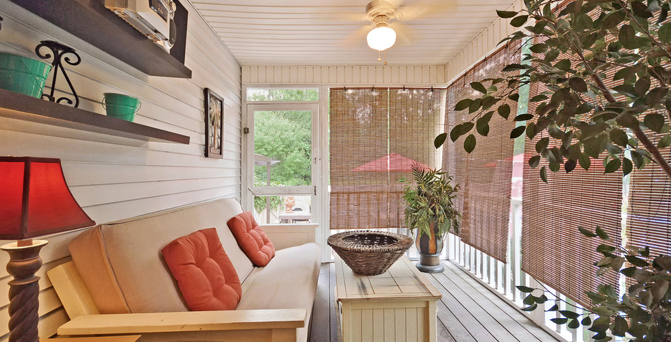 Screened In Porch - 122 Apache Dr Summerville