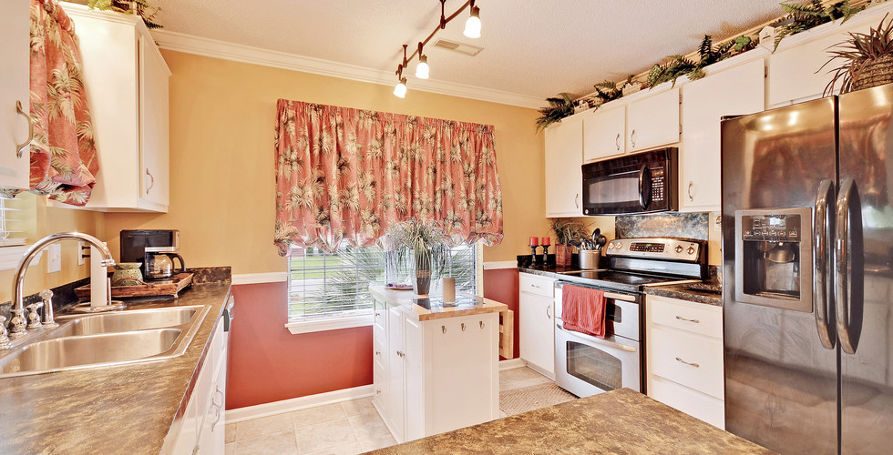 Kitchen - 122 Apache Dr Summerville