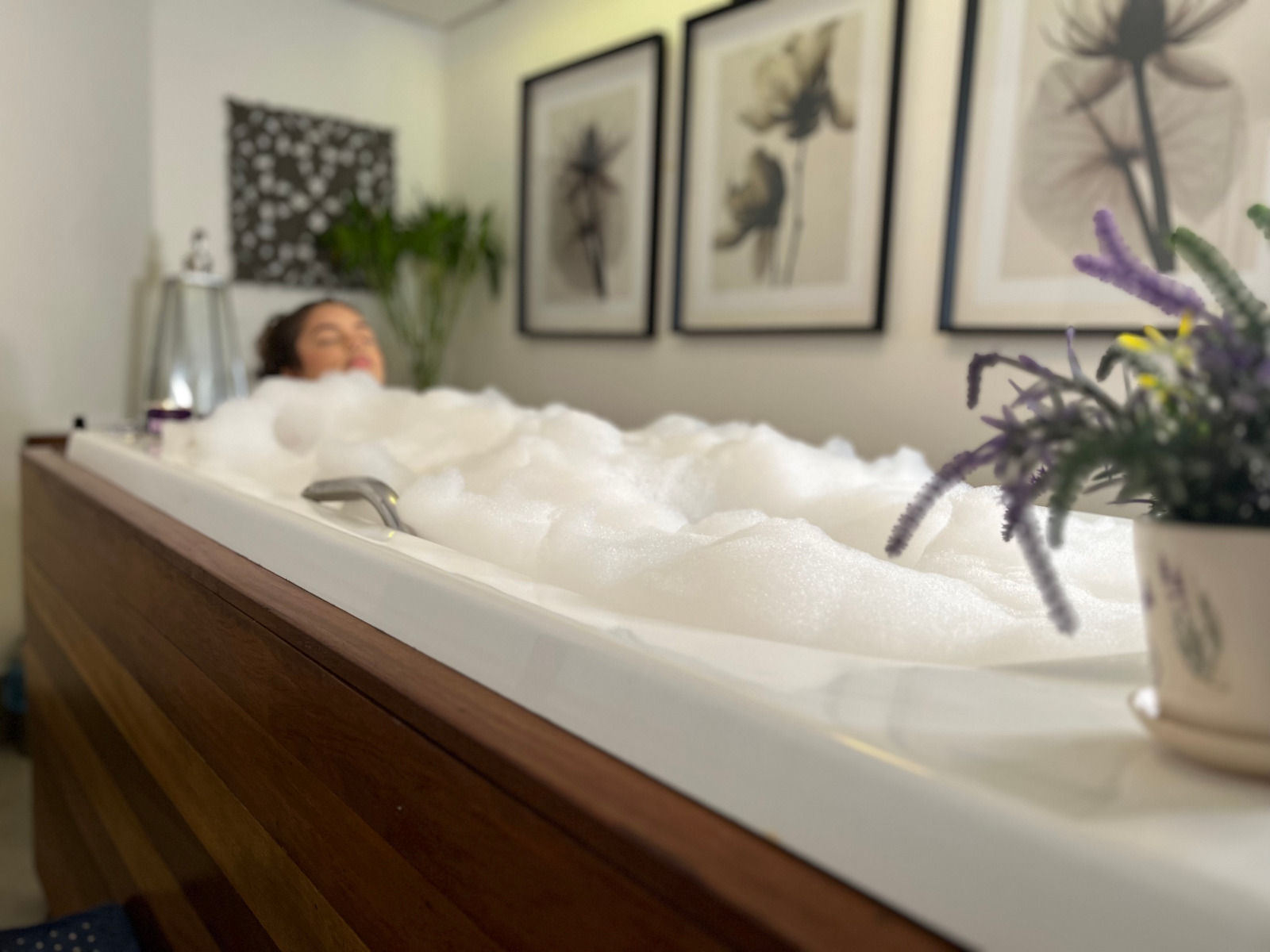 Massagem de Lavanda + Banho de Imersão c/ Lavanda