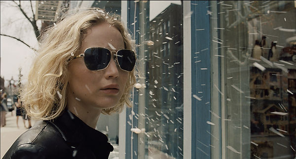 映画『ジョイ』、主演のジェニファー・ローレンス TM & © 2015 Twentieth Century Fox Film Corporation. All Rights Reserved.