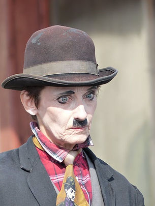 charlie-chaplin-copy-circus-white.jpg_au