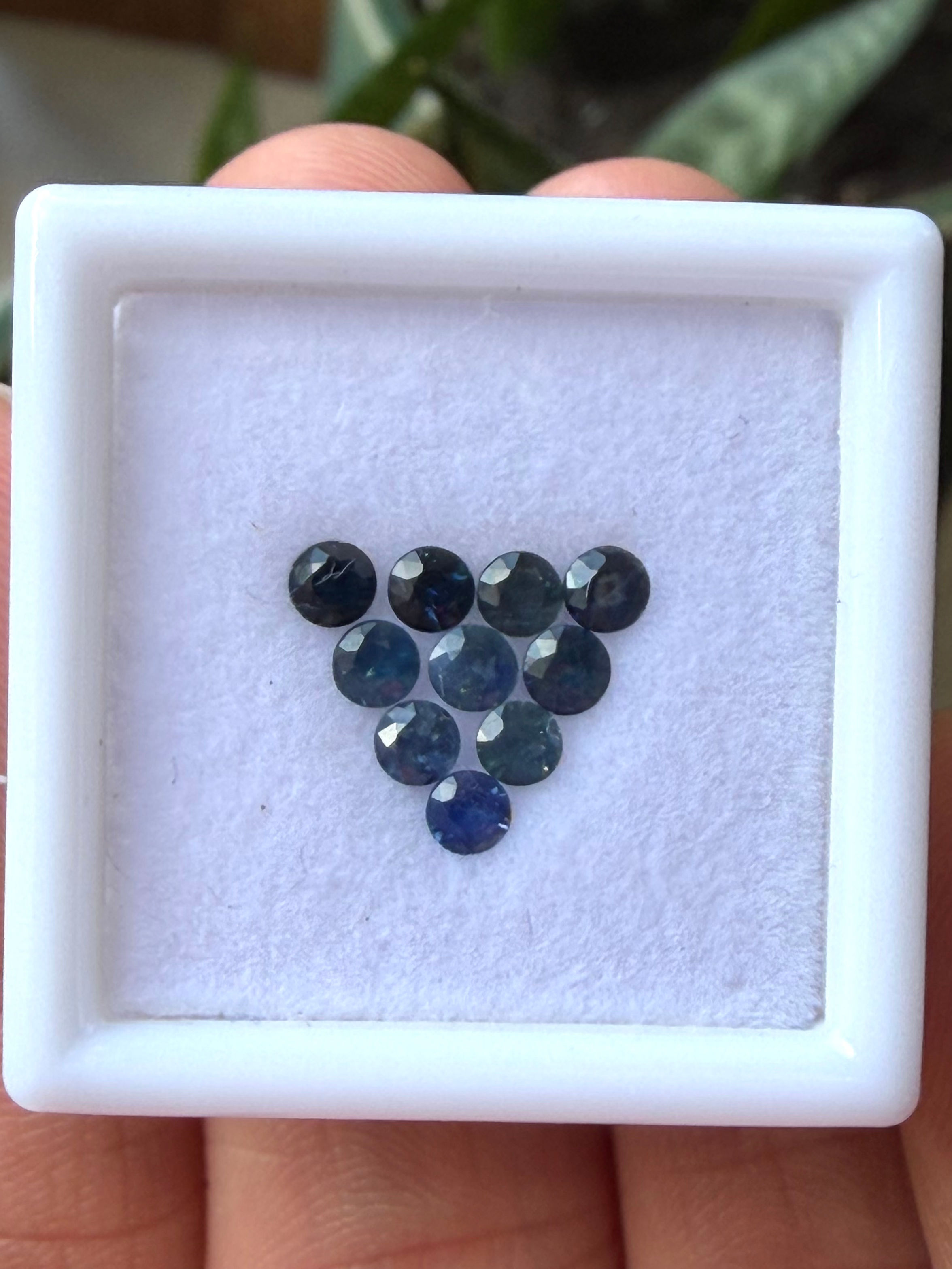 Zafiro azul 2.7mm diámetro. Corte brillante. Madagascar 