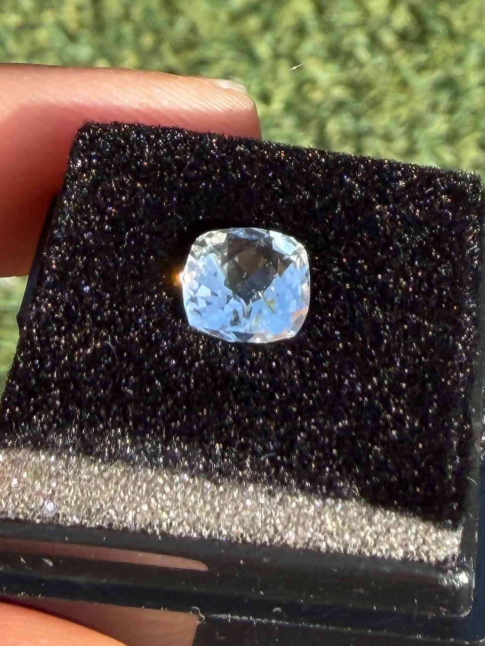 Miniatura: Topacio blanco (incoloro) 2.04ct. 7.7x6.8x4.7mm. Corte cojín. Brasil