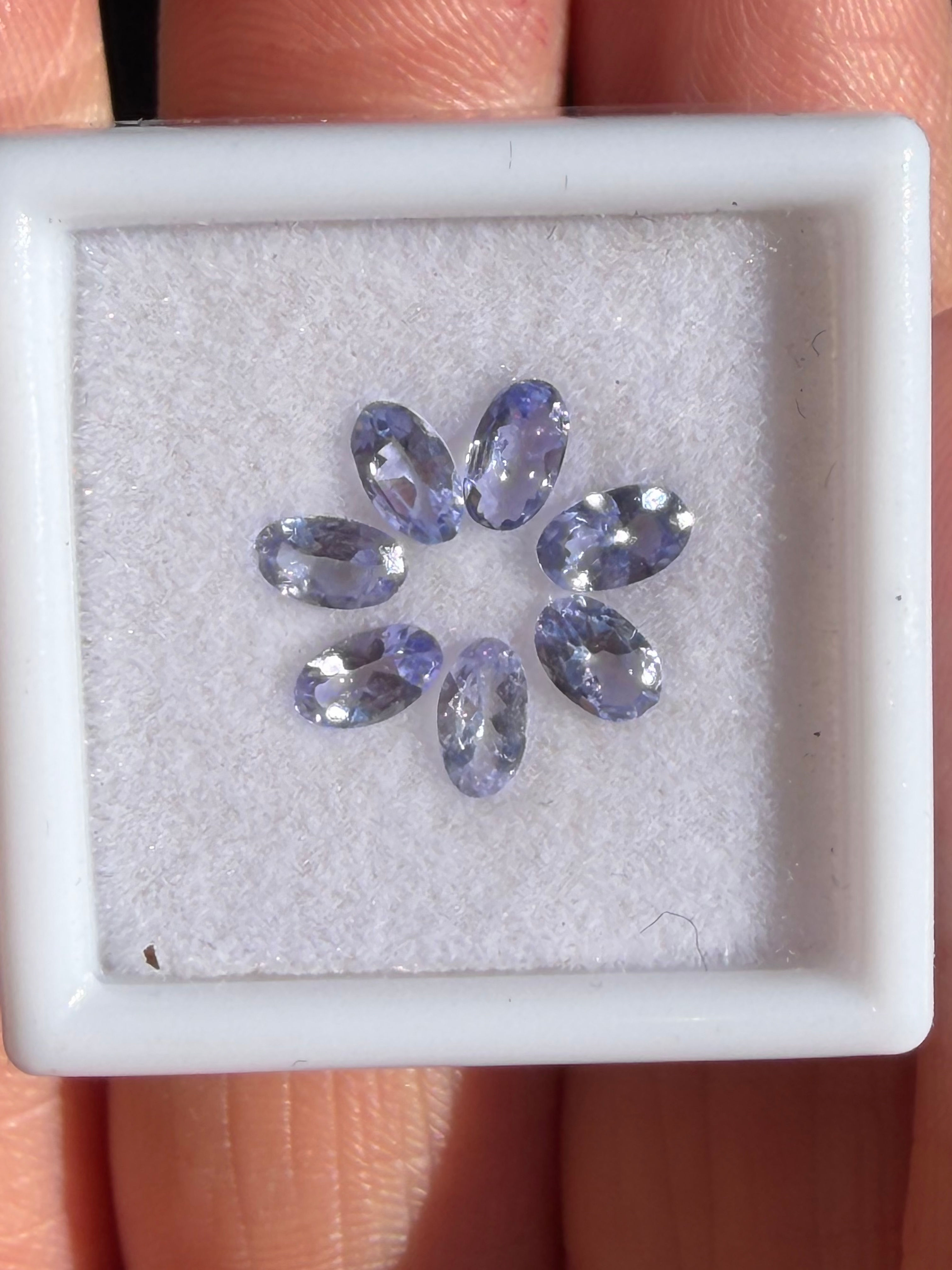 Tanzanita 0.15ct. 4.5x3.0mm. Ovalado facetado. Tanzania